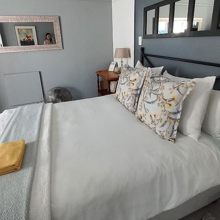 Peony Luxury Room With Wifi And Own Entrance Стелленбос Екстер'єр фото