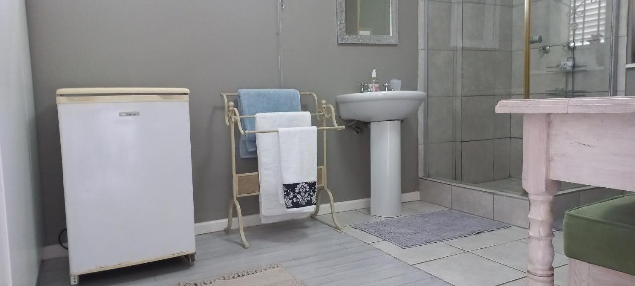 Peony Luxury Room With Wifi And Own Entrance Стелленбос Екстер'єр фото